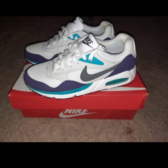 Women's Nike air max 90 size 9 but runs small/narrow - Picture 3 of 4